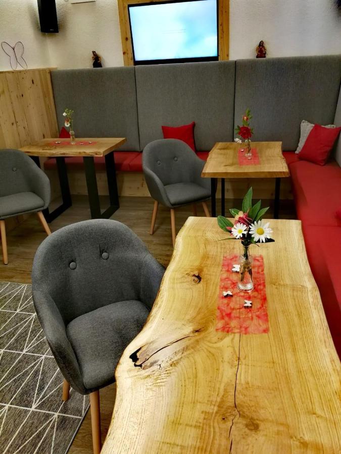 Fruehstueckspension Knappaschneider Prägraten Εξωτερικό φωτογραφία